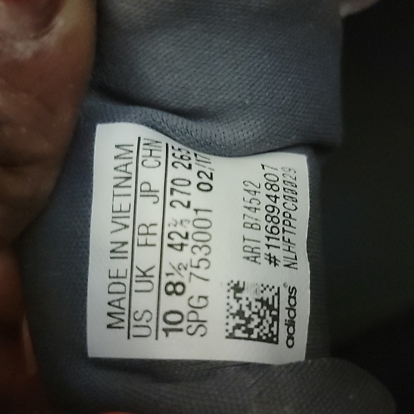 Shoe s - Picture 4 of 4